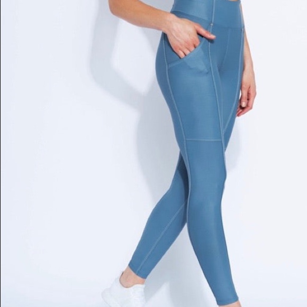Heroine Allure Leggings - Powder Blue